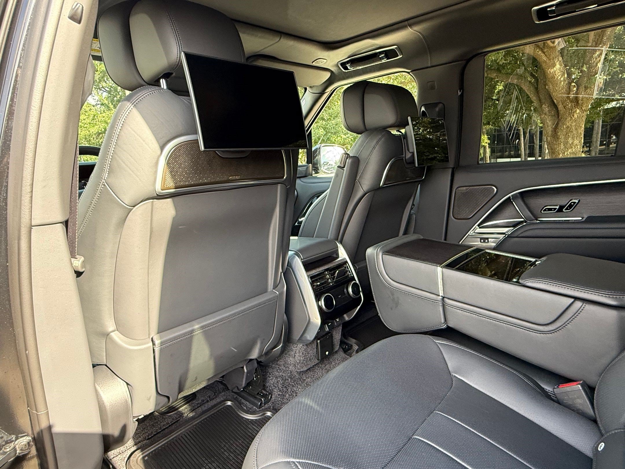 Used 2024 Land Rover Range Rover Autobiography AWD/4WD image 32