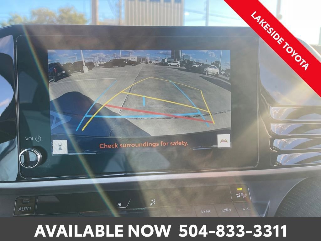 Used 2025 Toyota Camry SE image 31