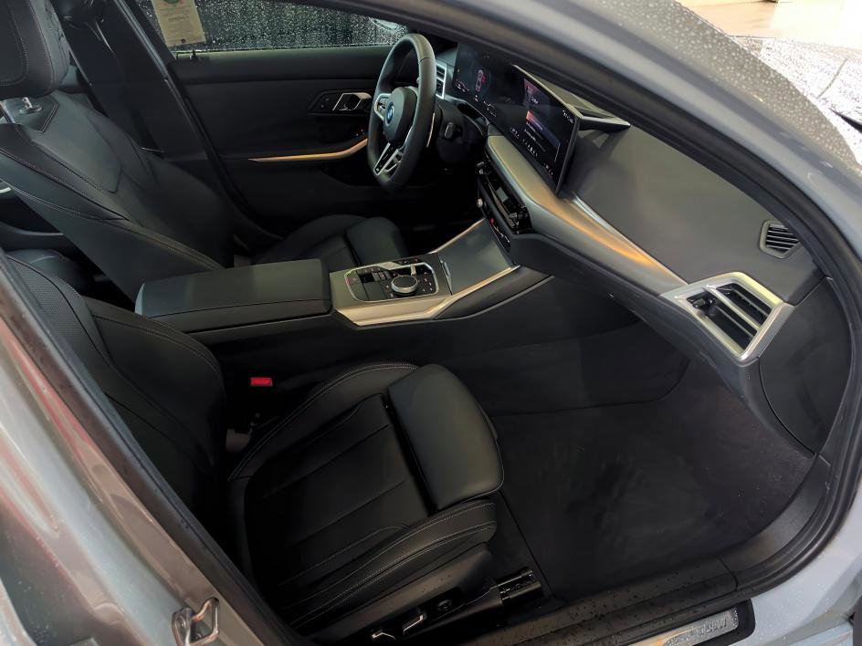 Used 2026 BMW 330i xDrive Sedan image 12