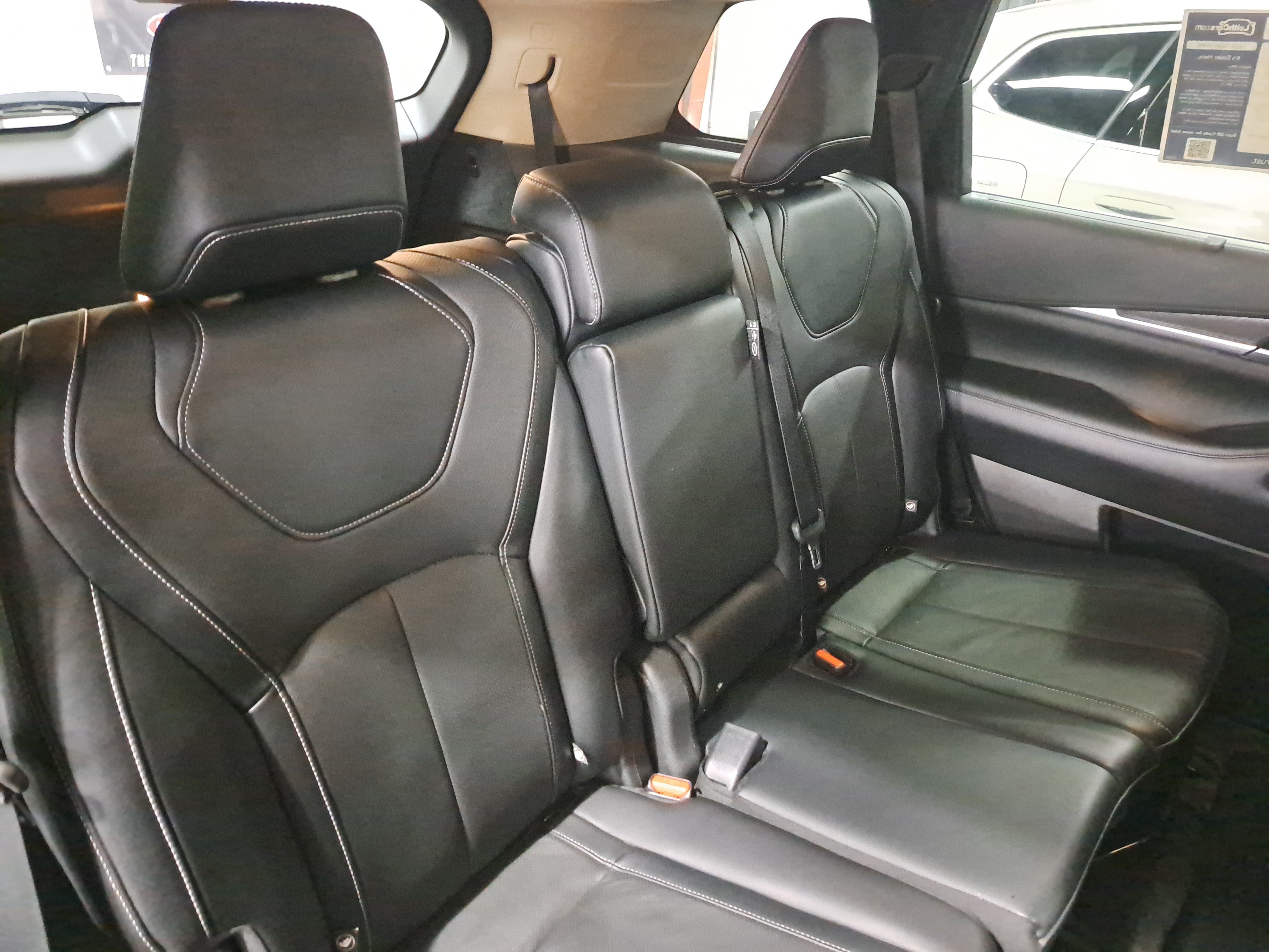 Used 2023 INFINITI QX60 Sensory w/ Vision Package AWD/4WD image 12