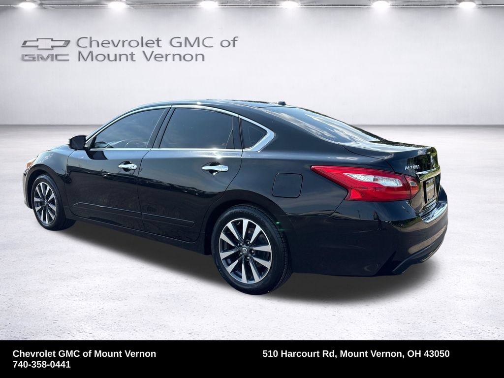Used 2016 Nissan Altima 2.5 SL w/ 2.5 Technology w/LED Package FWD image 3