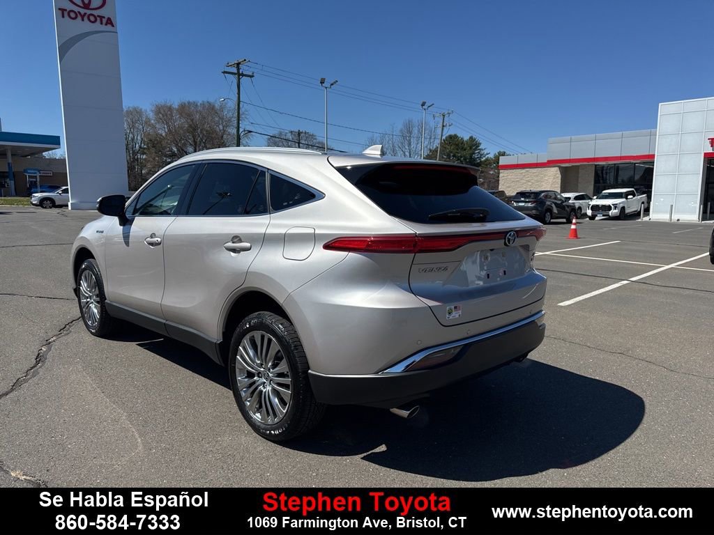 Used 2021 Toyota Venza XLE w/ Softex Package image 5