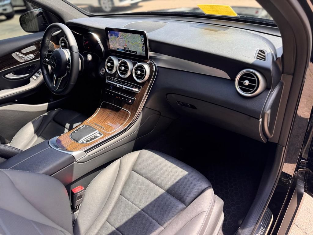 Used 2021 Mercedes-Benz GLC 300 4MATIC image 27