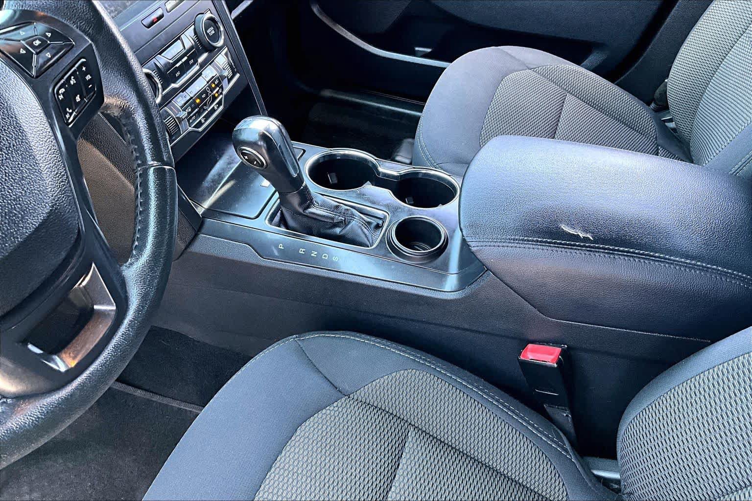Used 2019 Ford Explorer XLT w/ Equipment Group 201A FWD image 16