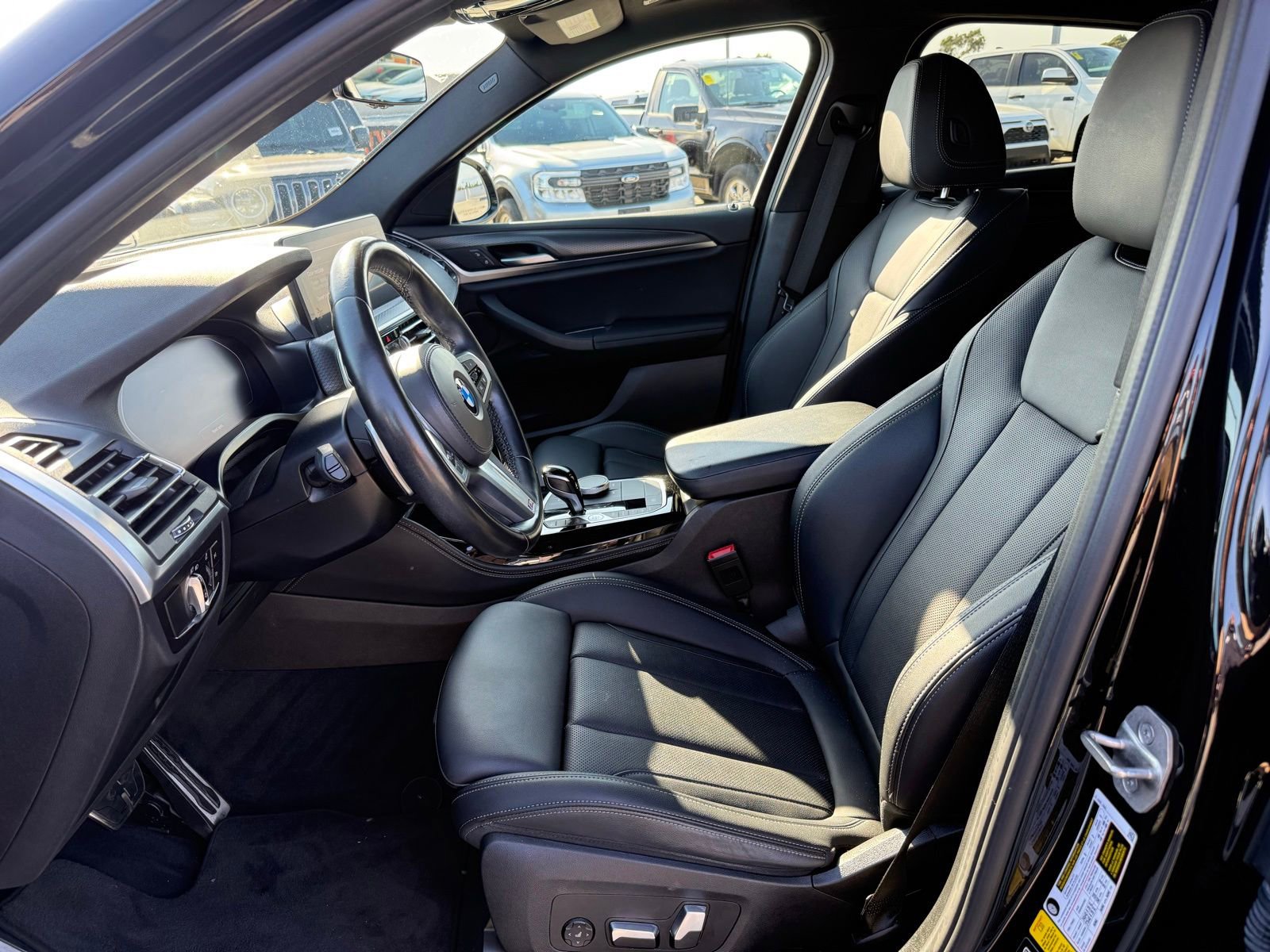 Used 2022 BMW X4 xDrive30i w/ M Sport Package 2 AWD/4WD image 5