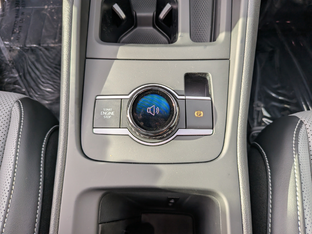 New 2026 Volkswagen Tiguan SE R-Line FWD image 21