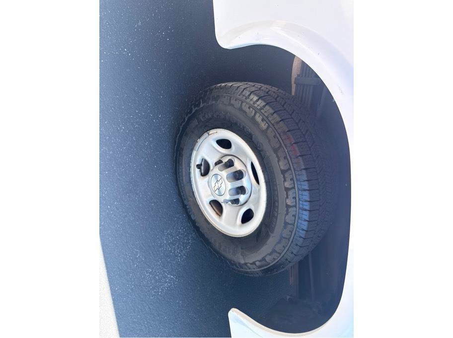 Used 2016 Chevrolet Express 3500 w/ Chrome Appearance Package RWD image 17