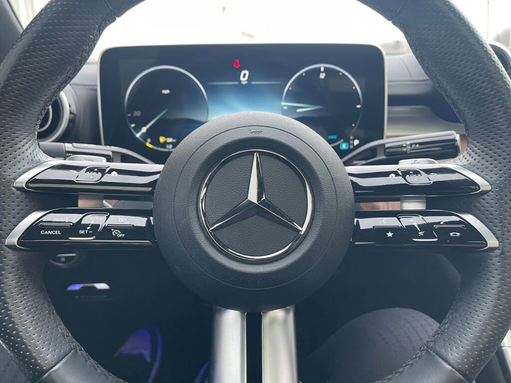 Used 2024 Mercedes-Benz C 300 4MATIC Sedan image 10