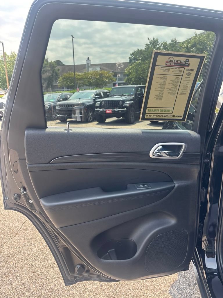 Used 2021 Jeep Grand Cherokee Laredo X RWD image 30