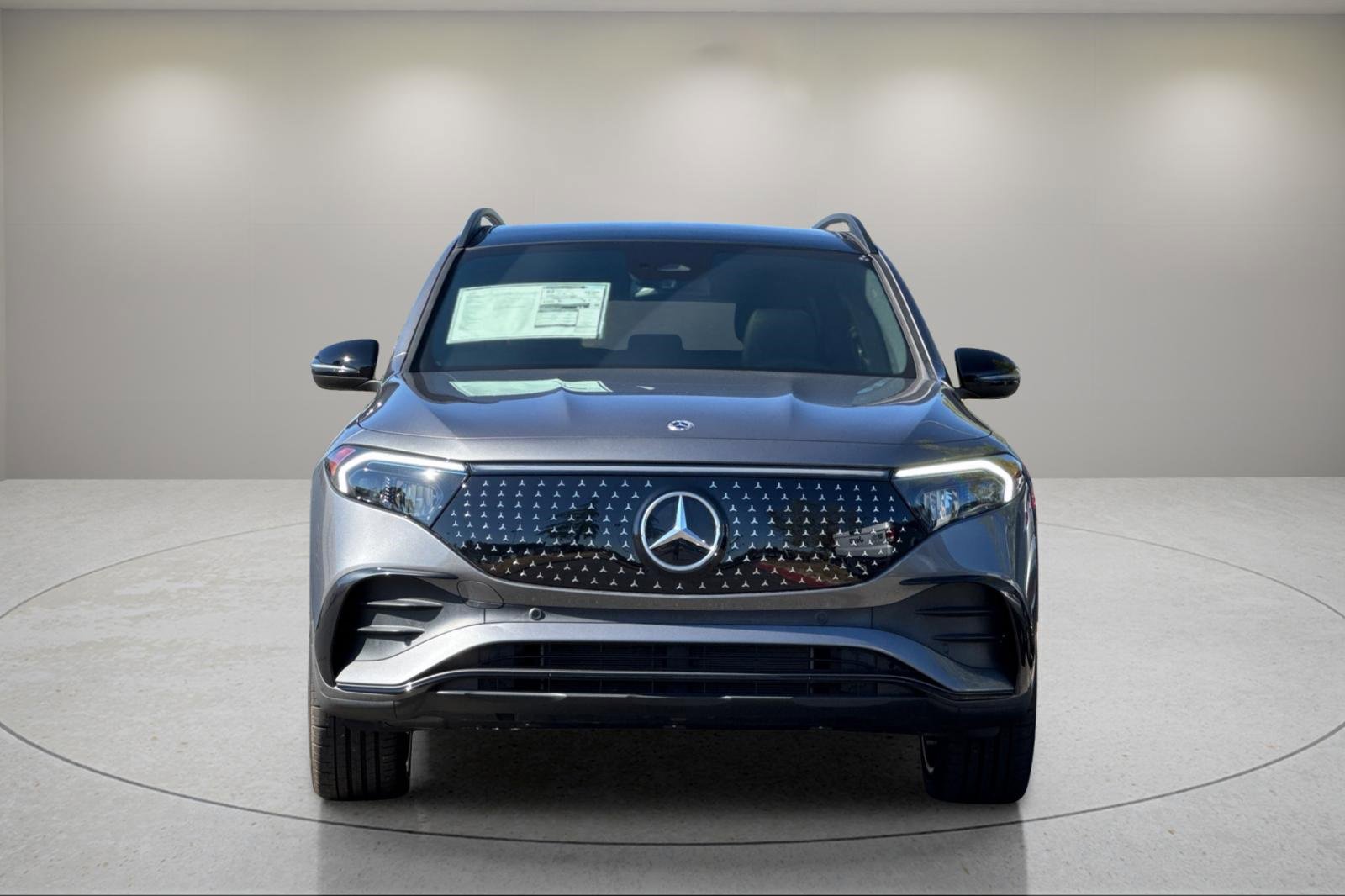 Used 2024 Mercedes-Benz EQB 300 4MATIC image 9