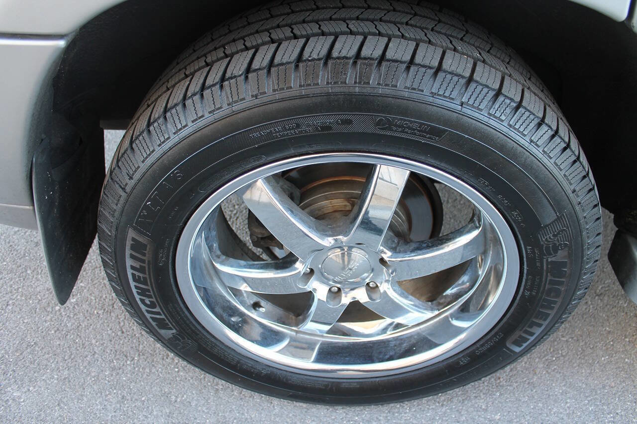 Used 2003 Toyota Sequoia Limited RWD image 12