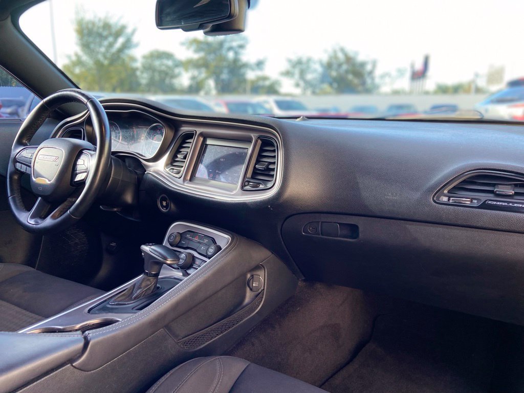Used 2019 Dodge Challenger SXT RWD image 15