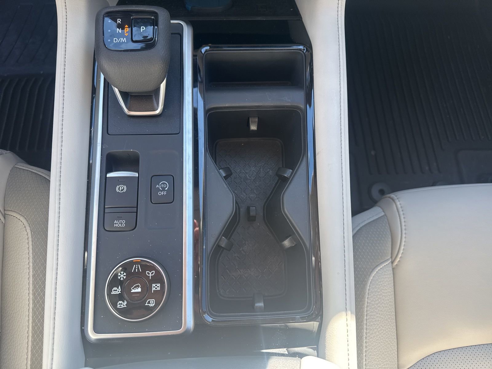 Used 2026 Nissan Pathfinder SL image 19