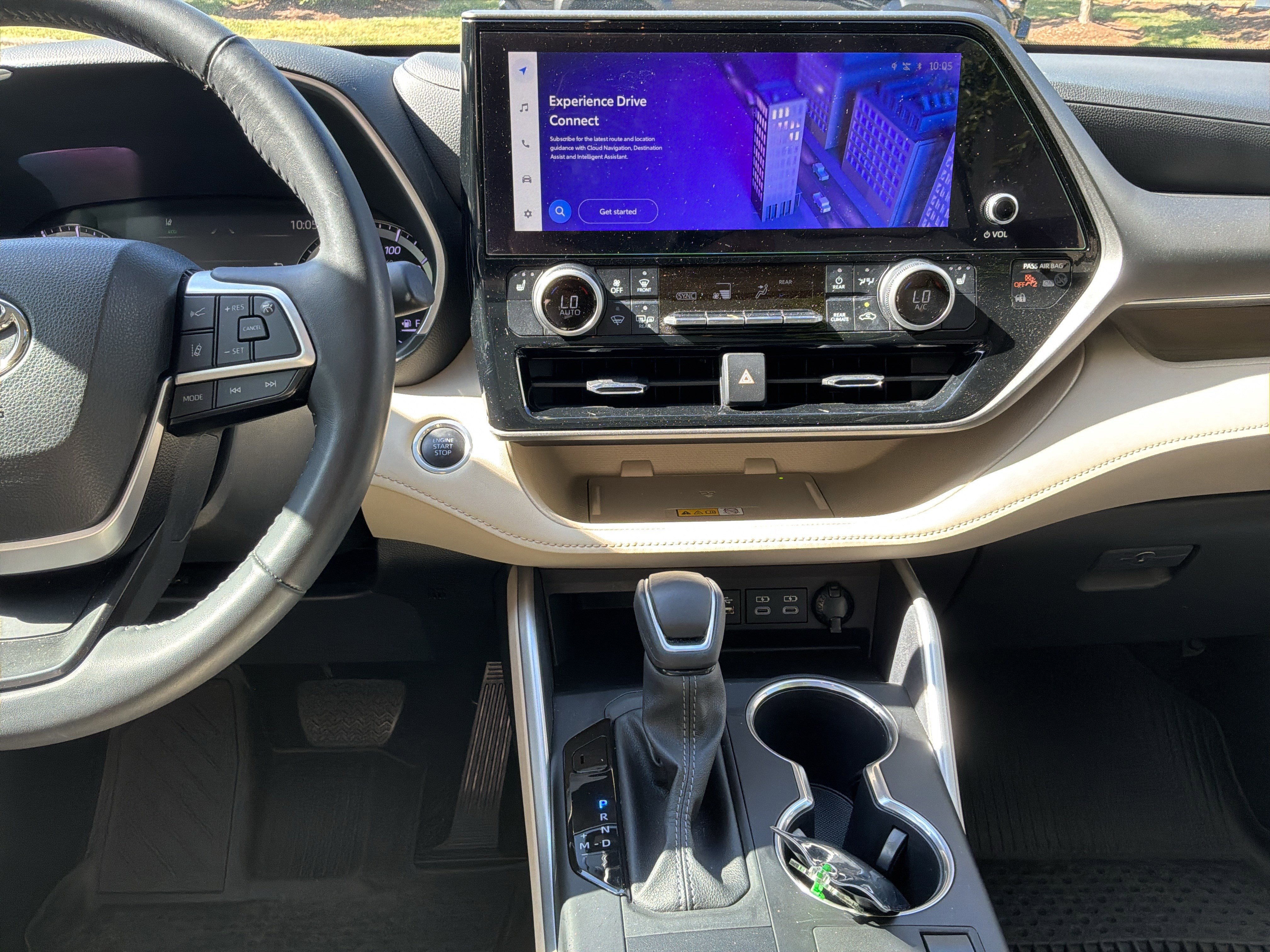 Used 2024 Toyota Highlander XLE FWD image 30