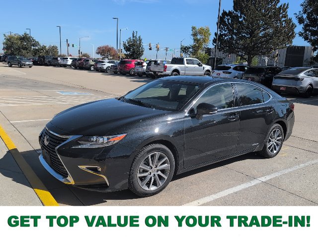 Used 2017 Lexus ES 300h w/ Luxury Package FWD image 1