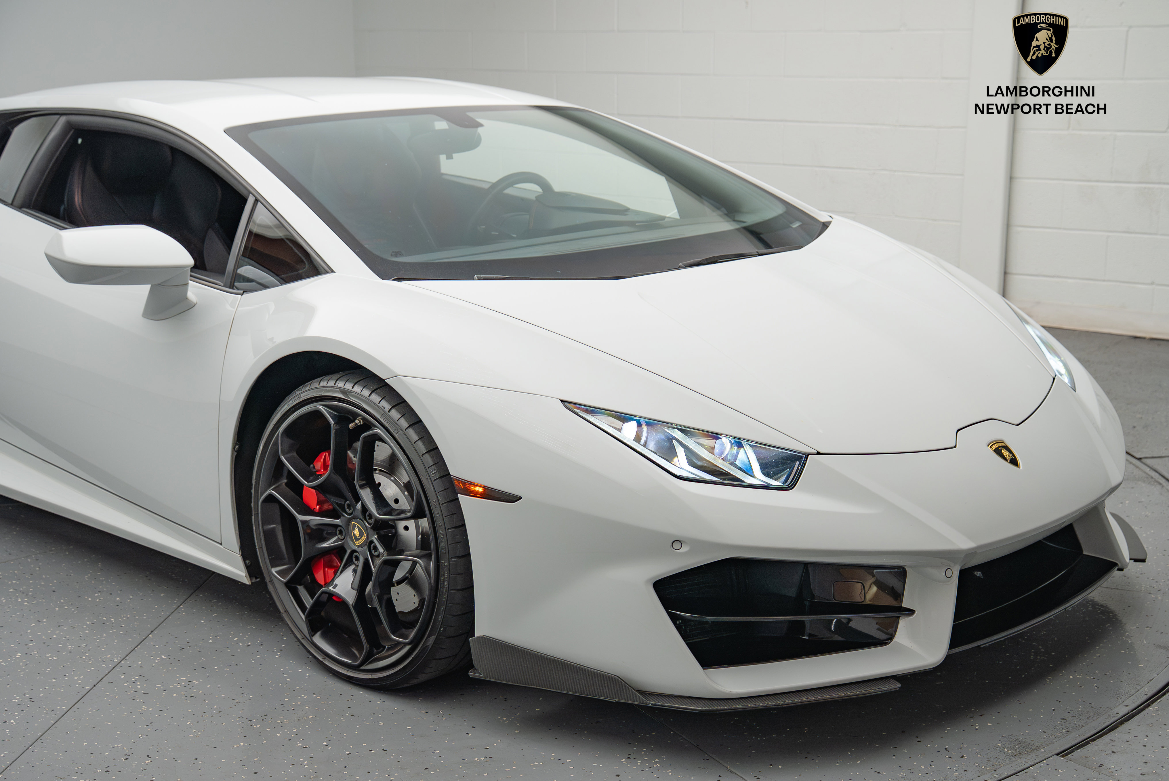 Used 2017 Lamborghini Huracan LP 580-2 image 2