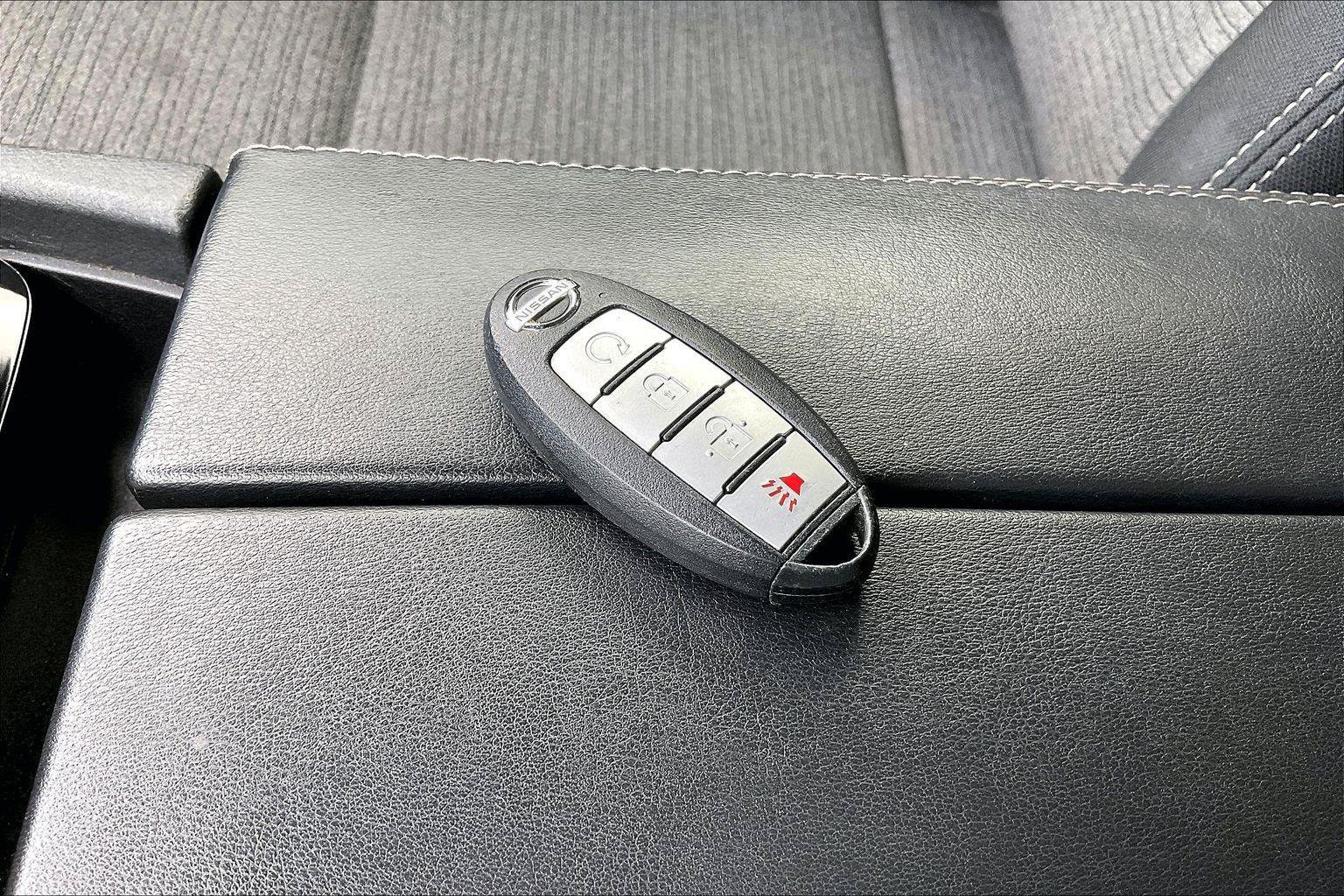 Certified 2021 Nissan Rogue SV FWD image 12