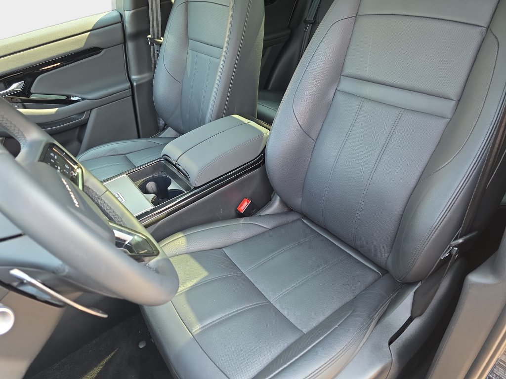 Certified 2025 Land Rover Range Rover Evoque Dynamic SE AWD/4WD image 18