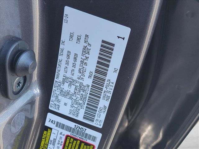 Used 2025 Toyota Tundra Limited AWD/4WD image 26