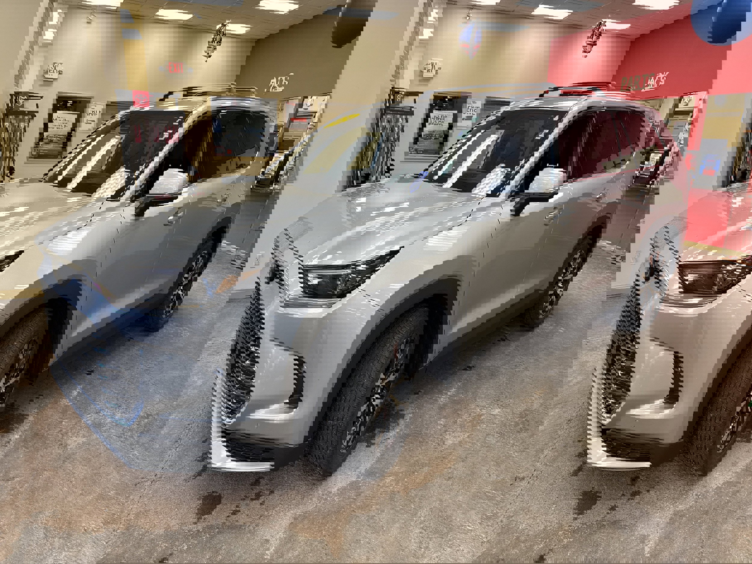 Used 2024 Toyota Grand Highlander AWD Hybrid image 3