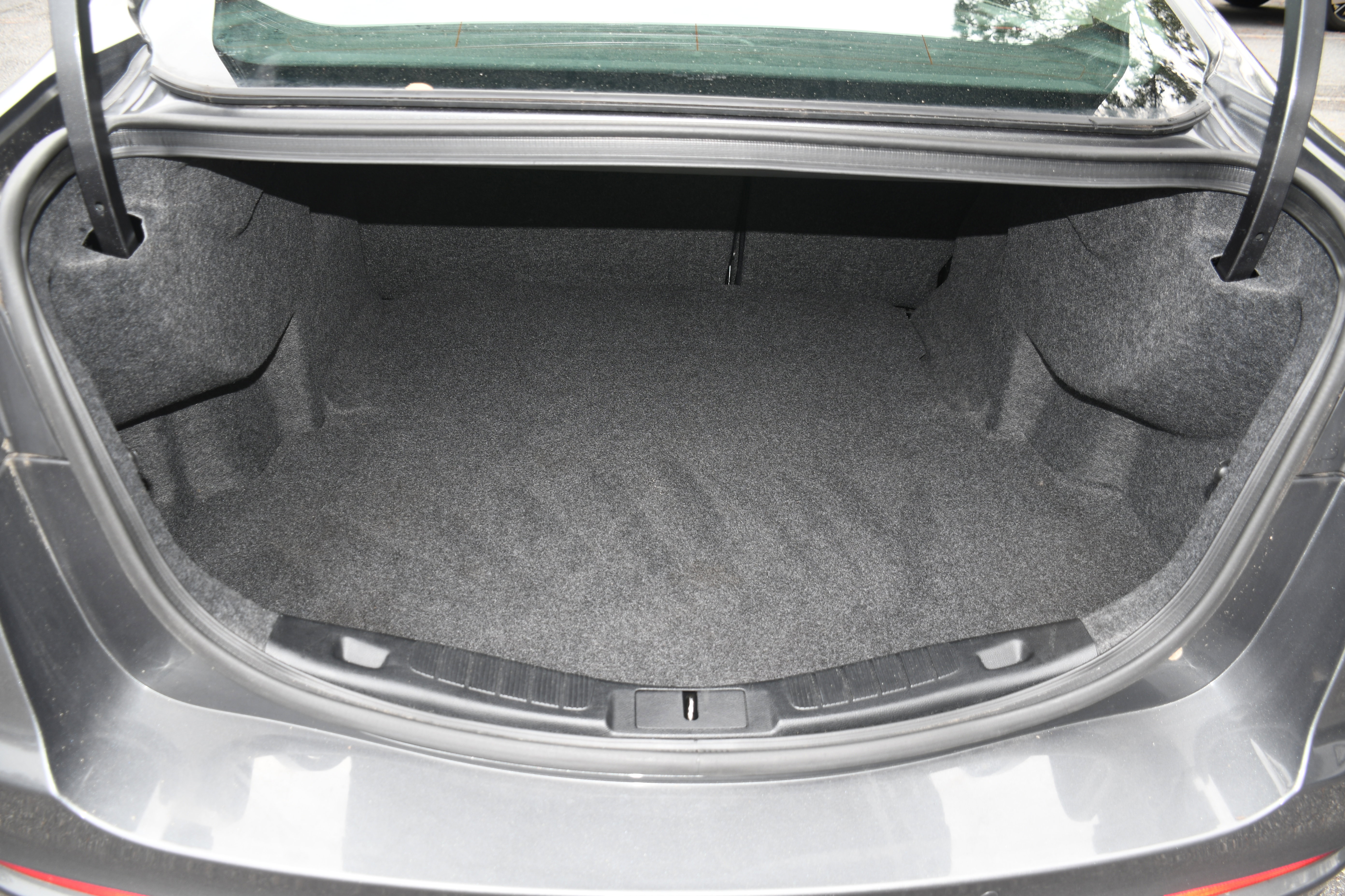 Used 2020 Ford Fusion SE image 16