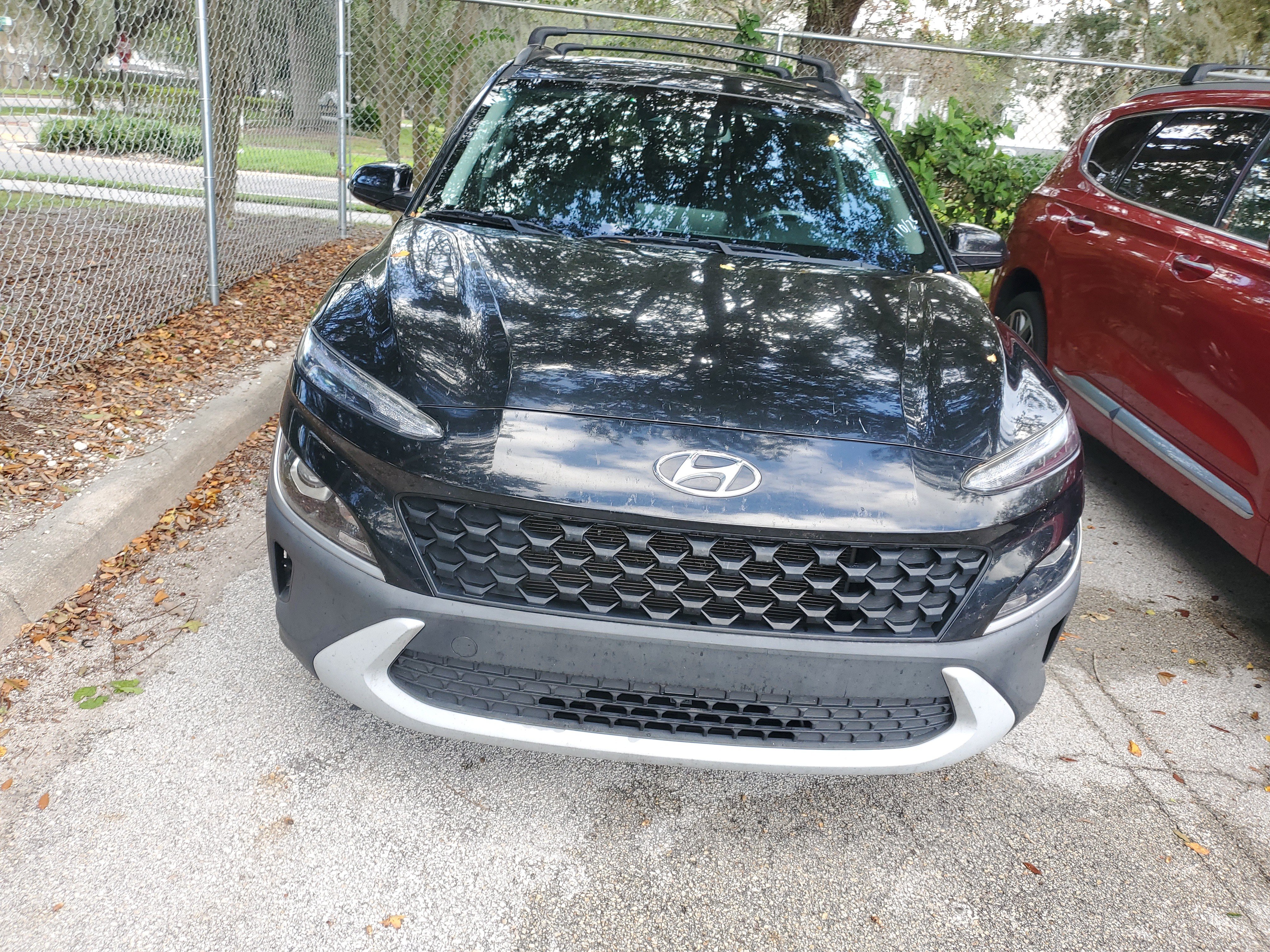Used 2022 Hyundai Kona SEL w/ Convenience Package FWD image 3