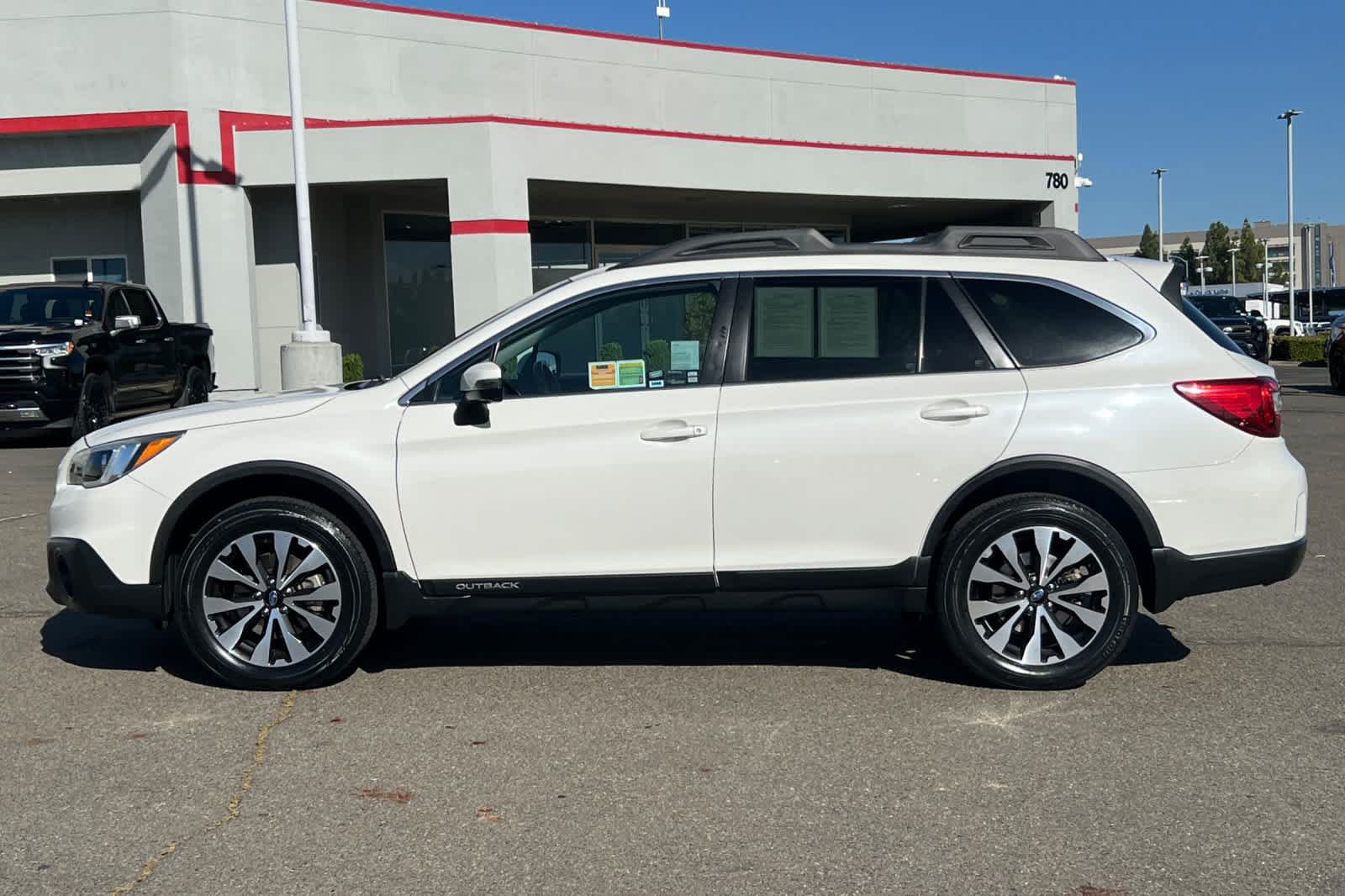 Used 2016 Subaru Outback 2.5i Limited AWD/4WD image 9