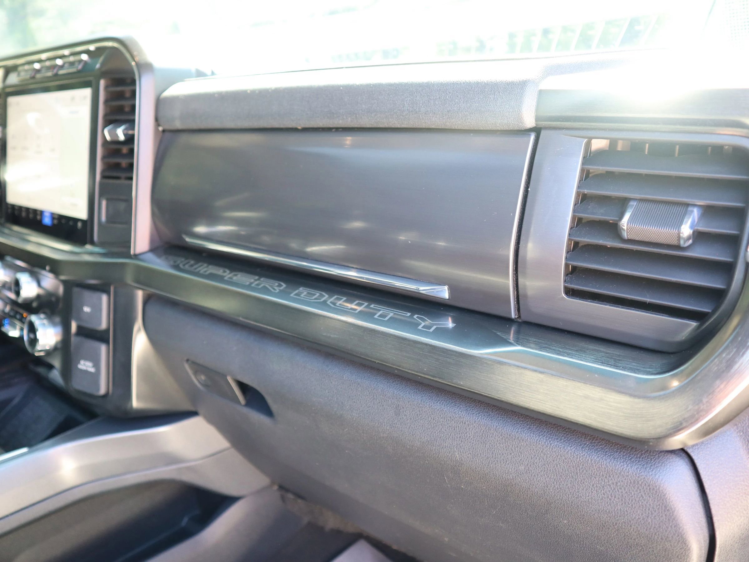 Used 2024 Ford F250 Lariat w/ Lariat Ultimate Package image 23