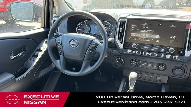 Used 2025 Nissan Frontier SV image 23