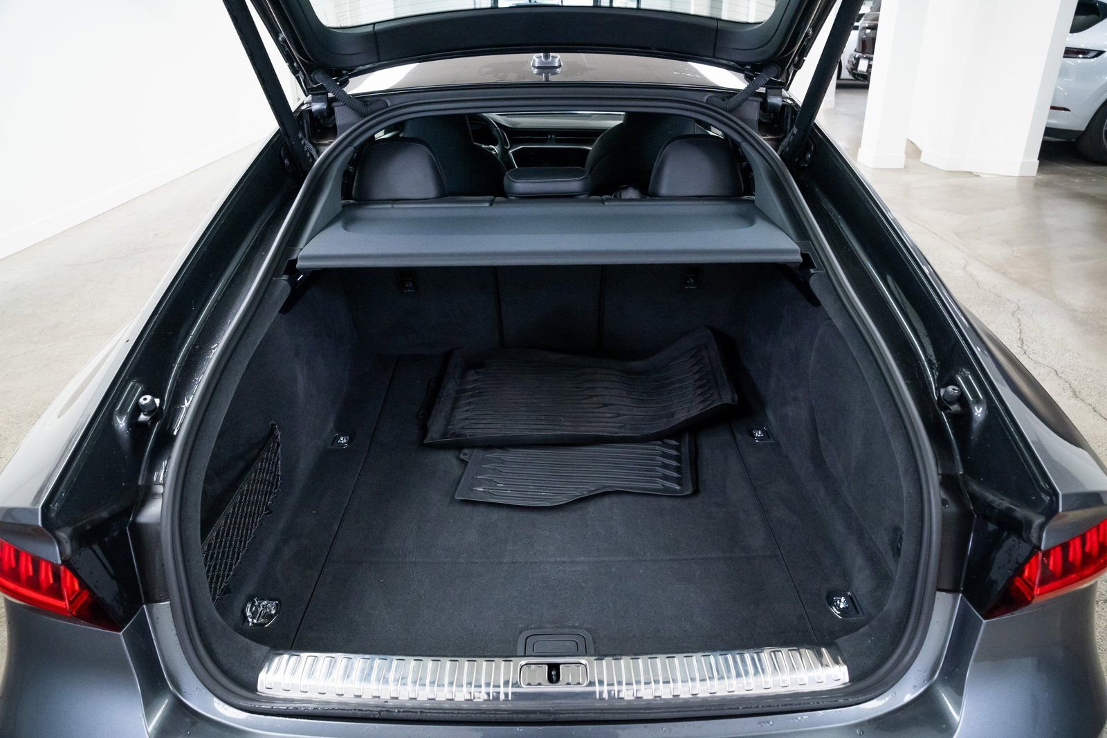 Used 2023 Audi S7 Premium Plus w/ Premium Plus Package AWD/4WD image 8