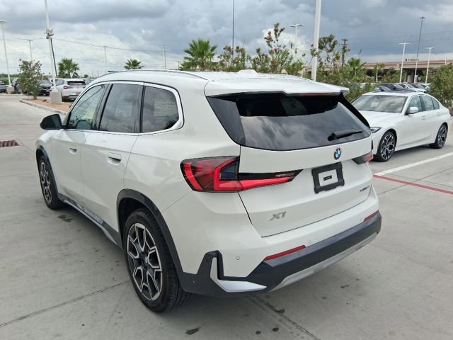Used 2025 BMW X1 xDrive28i w/ Convenience Package AWD/4WD image 4