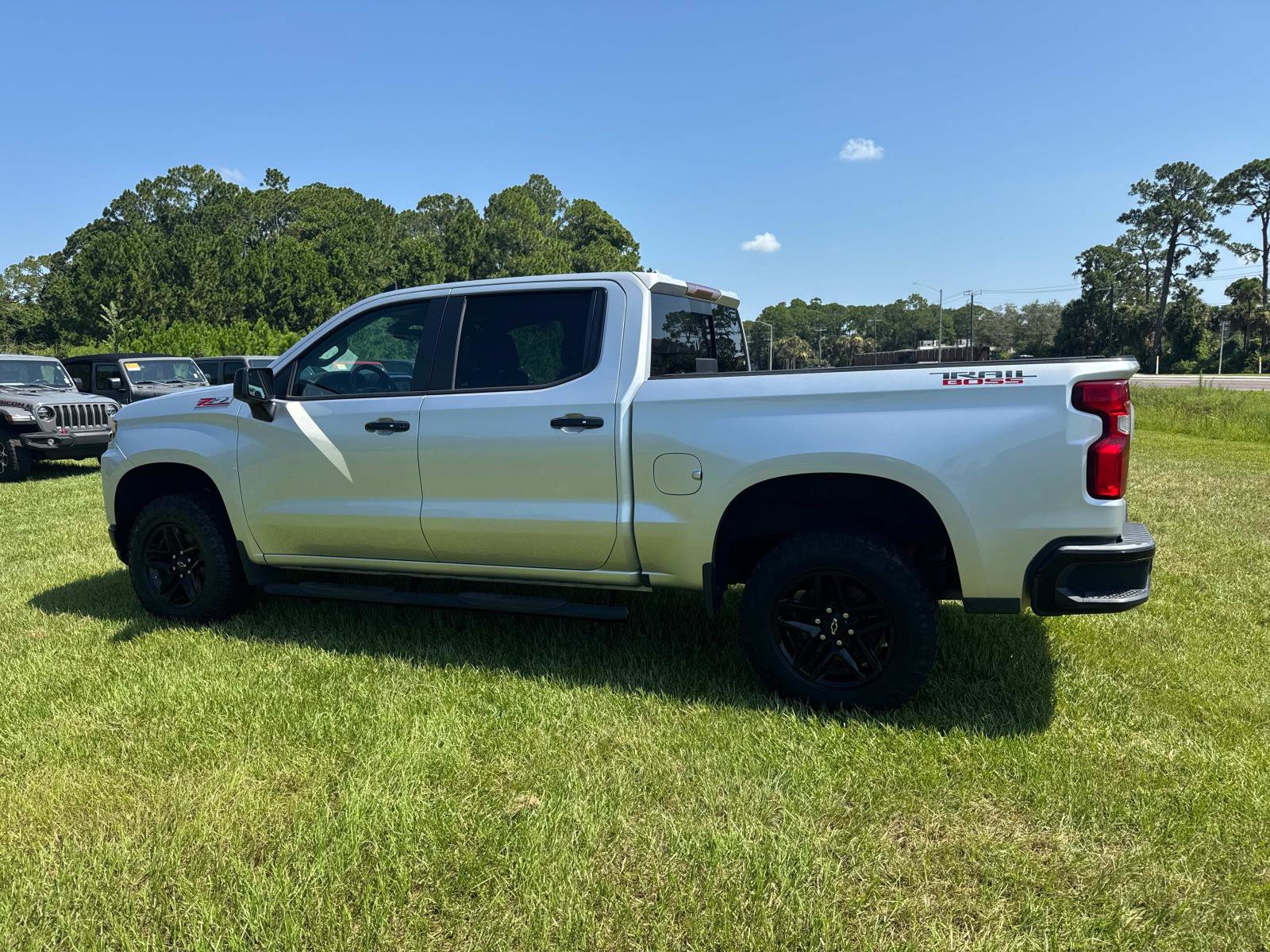 Used 2019 Chevrolet Silverado 1500 LT Trail Boss AWD/4WD image 5