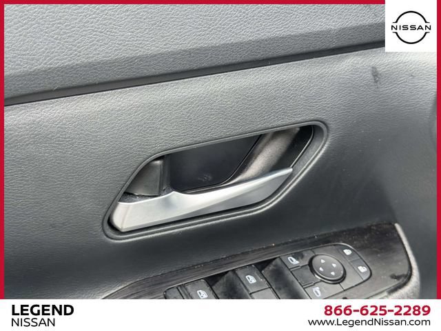 Certified 2025 Nissan Kicks SV AWD/4WD image 16