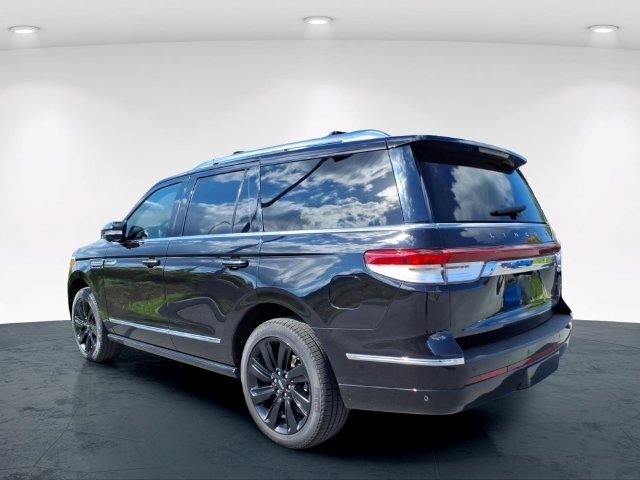 Used 2022 Lincoln Navigator Reserve AWD/4WD image 16