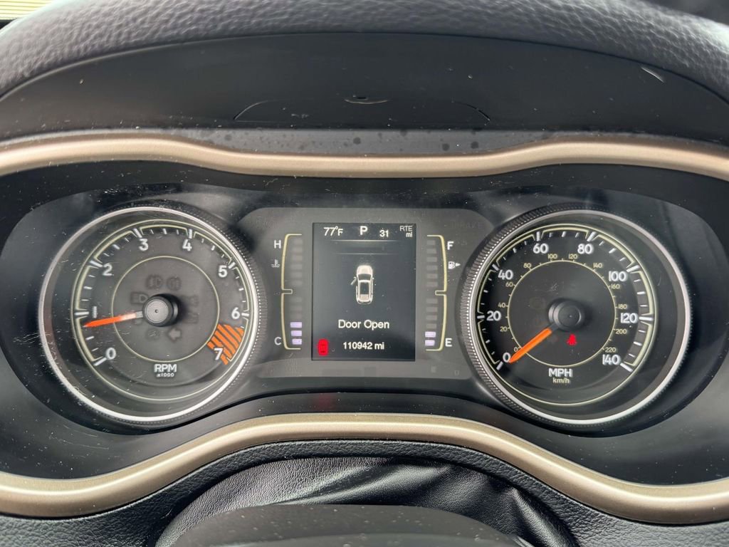 Used 2015 Jeep Cherokee Sport w/ Cold Weather Group AWD/4WD image 25