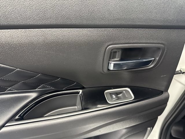 Used 2021 Mitsubishi Outlander GT AWD/4WD image 39