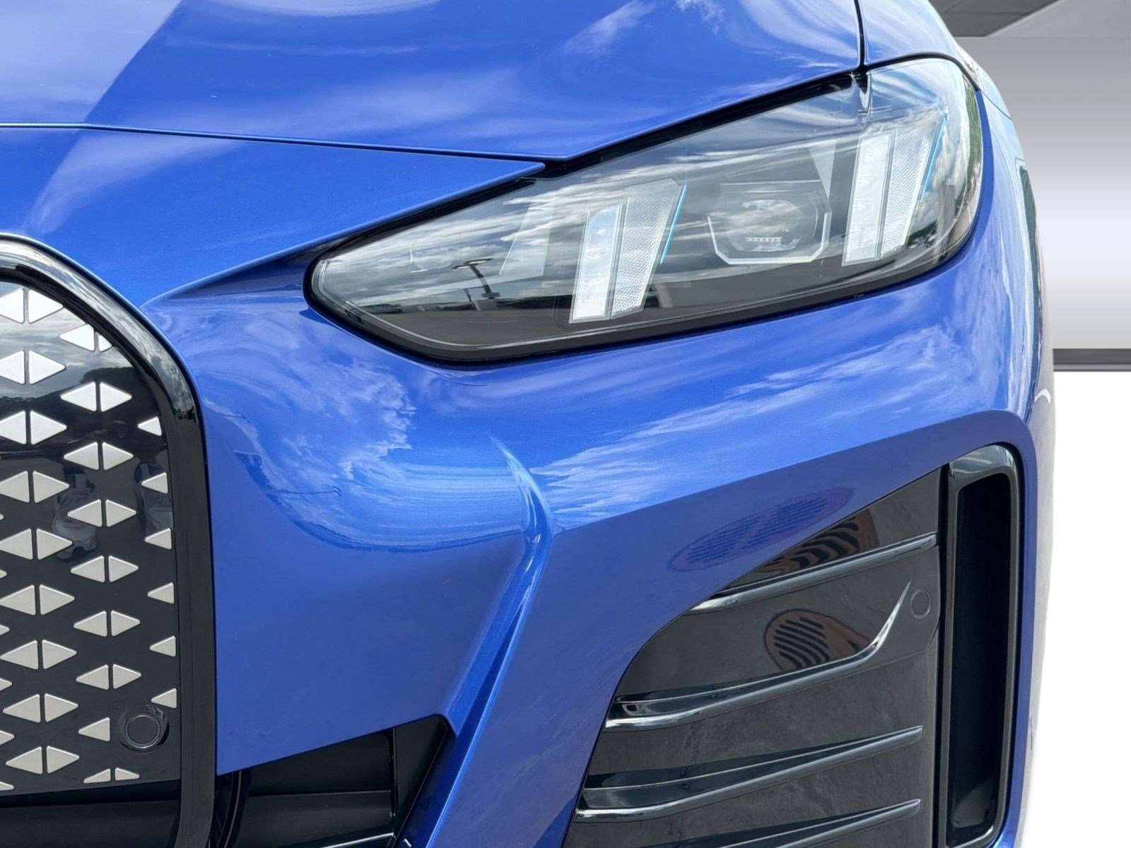New 2026 BMW i4 eDrive40 w/ M Sport Package RWD image 11