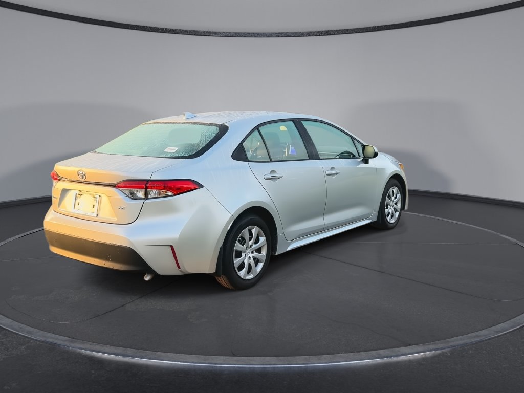 Used 2025 Toyota Corolla LE FWD image 8