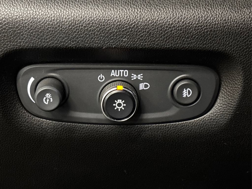 Used 2019 Chevrolet Traverse LT image 38