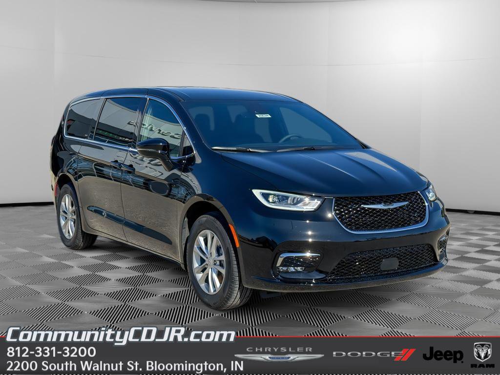 New 2026 Chrysler Pacifica Select
