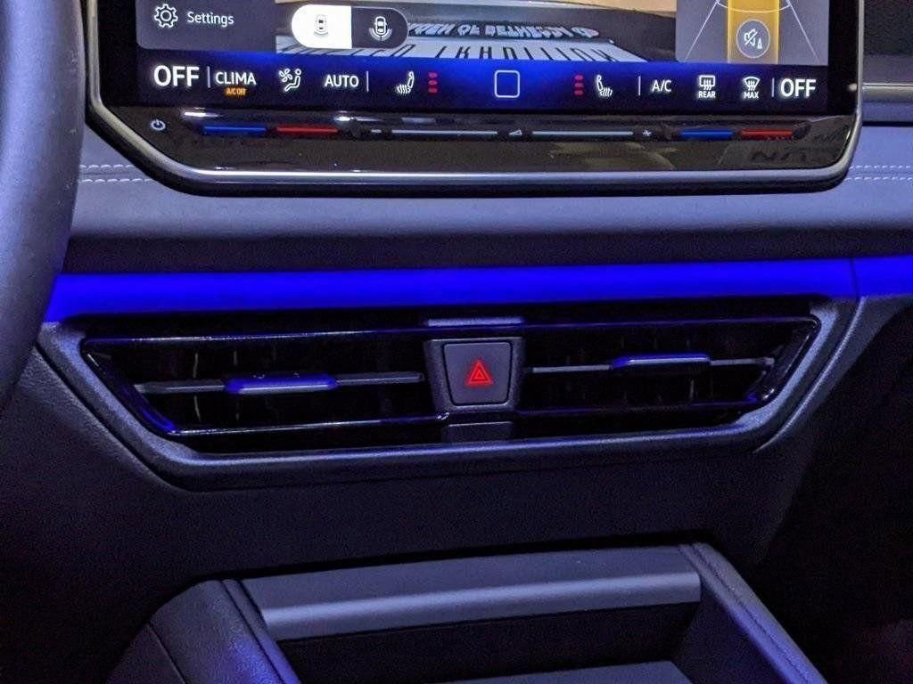 New 2026 Volkswagen Tiguan SE AWD/4WD image 17