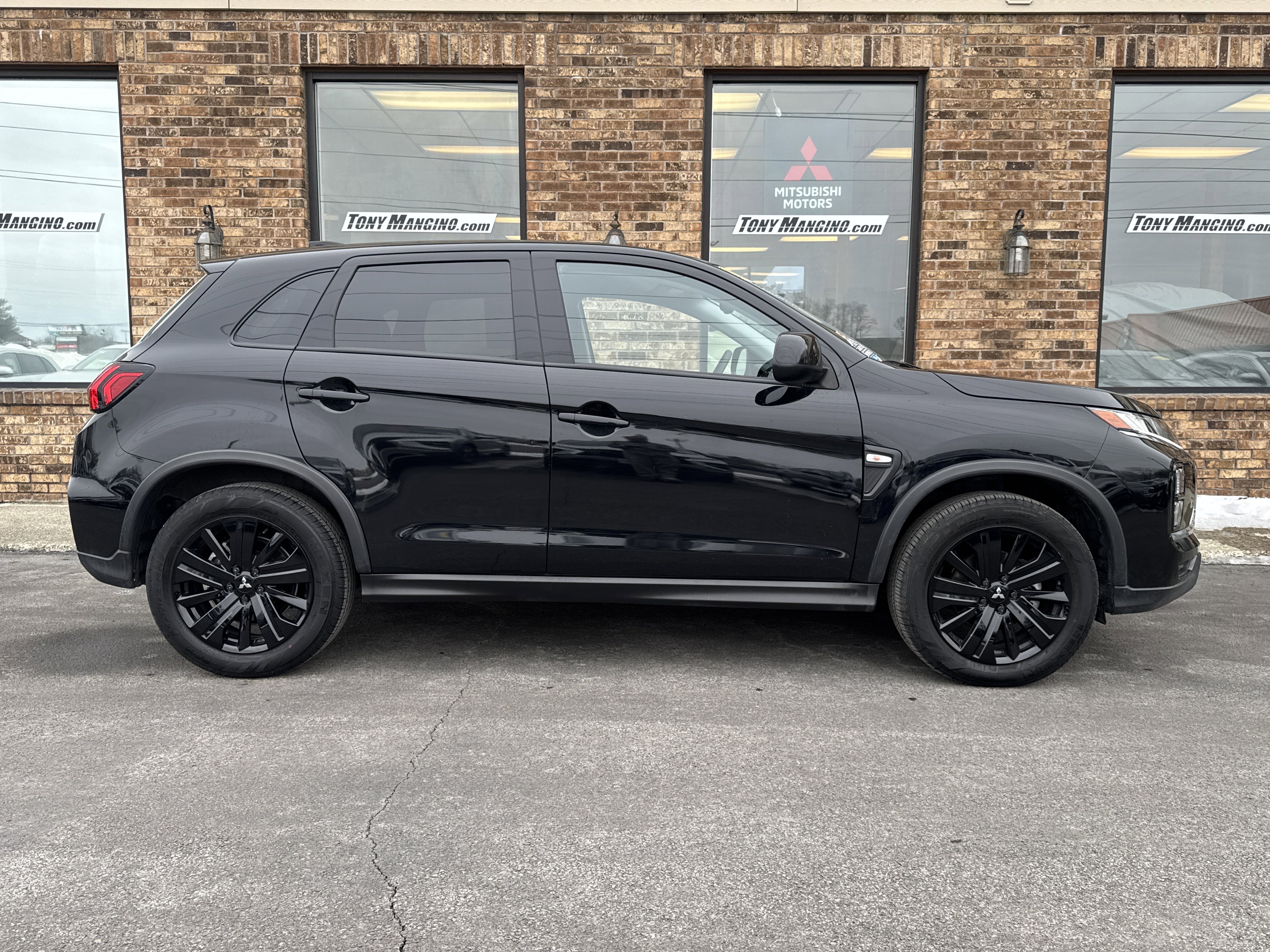 Used 2025 Mitsubishi Outlander Sport LE image 6