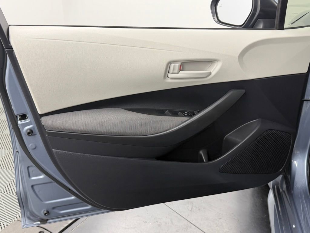 Used 2024 Toyota Corolla LE w/ LE Convenience Package image 17