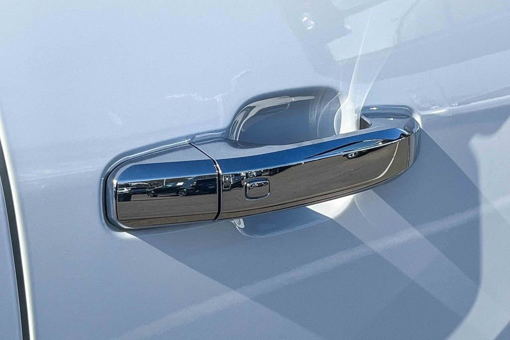 Used 2021 GMC Sierra 2500 SLT w/ SLT Premium Package image 17