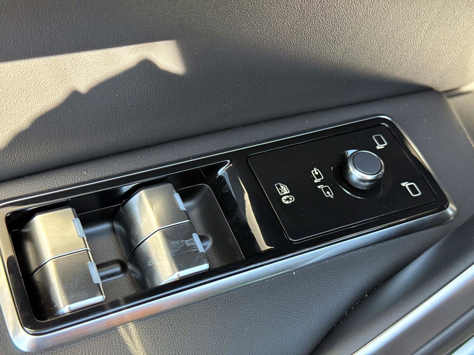 New 2026 Jaguar F-PACE R-Dynamic S image 16