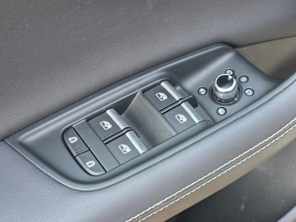 Used 2025 Audi Q7 3.0T Premium Plus AWD/4WD image 37