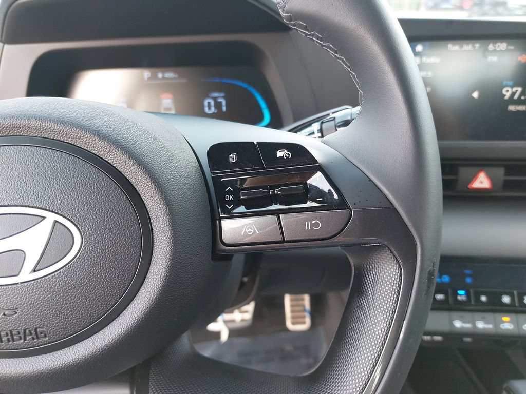 Certified 2025 Hyundai Elantra Sport FWD image 19