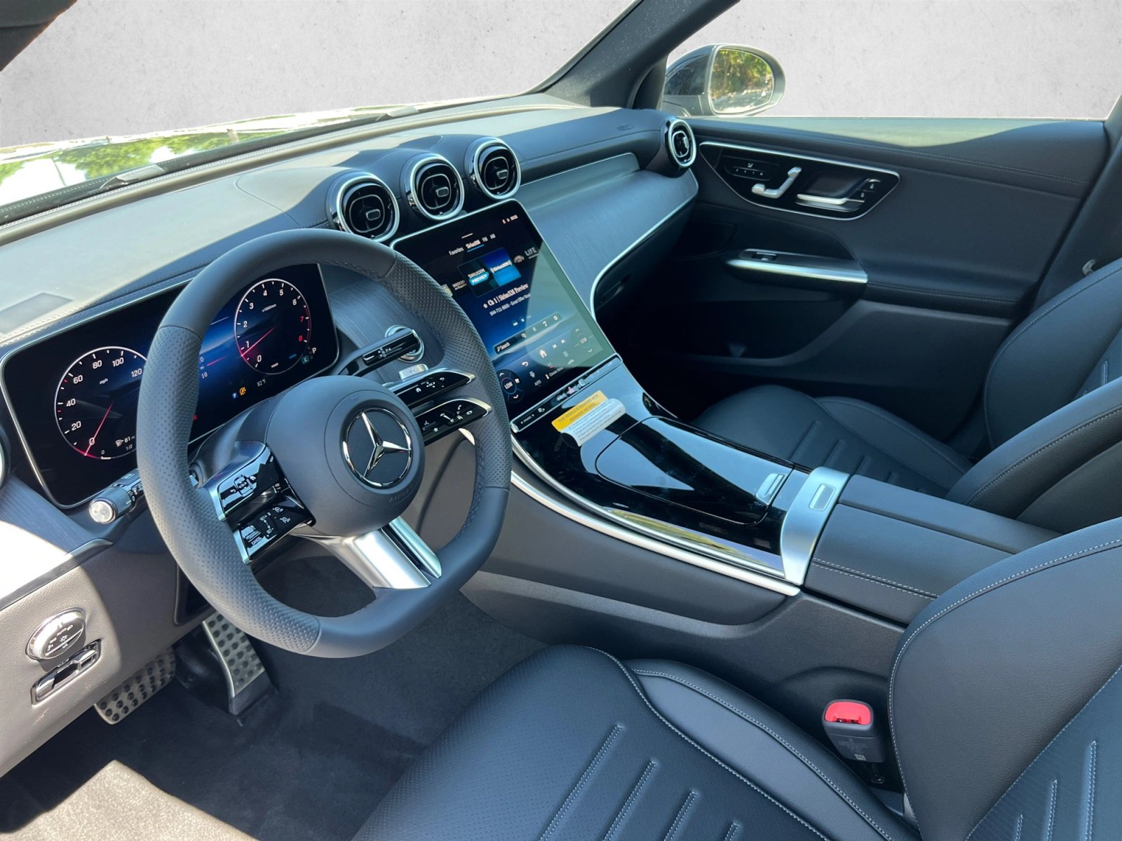 New 2026 Mercedes-Benz GLC 300 4MATIC image 11