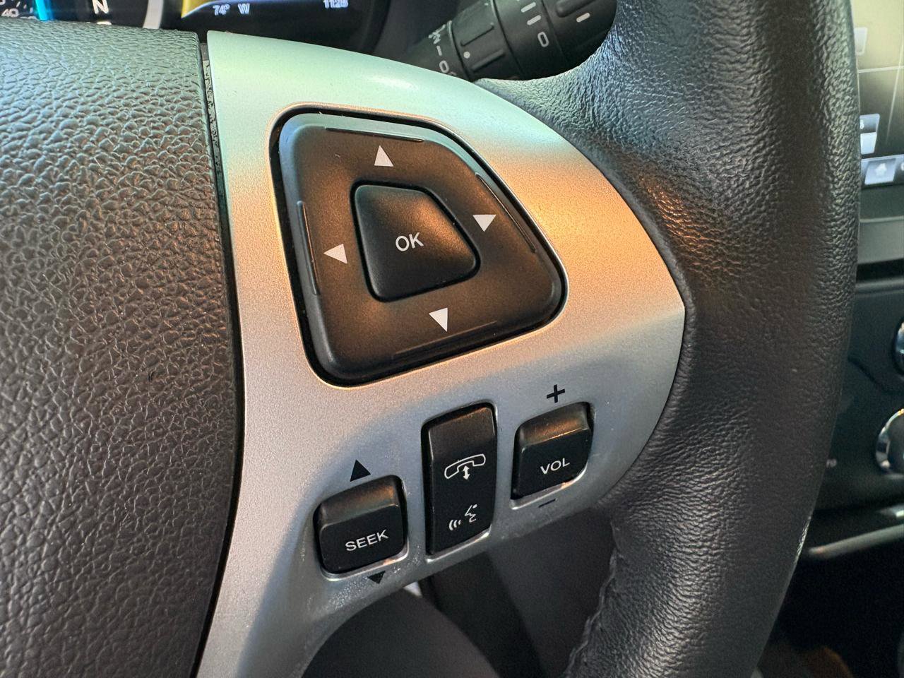 Used 2015 Ford Explorer XLT w/ Equipment Group 202B FWD image 14