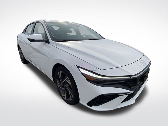 Used 2024 Hyundai Elantra Limited image 13